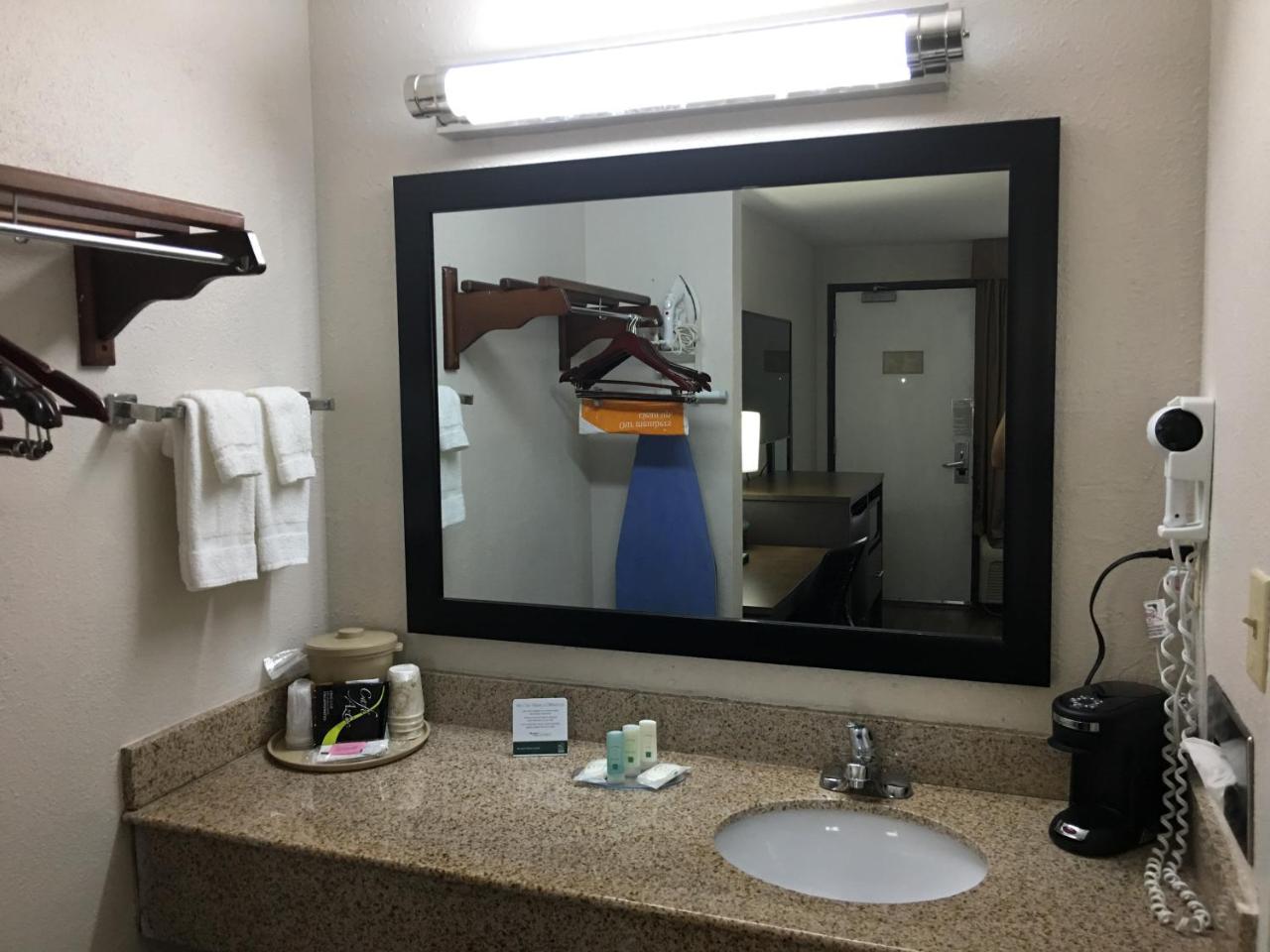 Quality Inn Greenville Near University Exterior foto